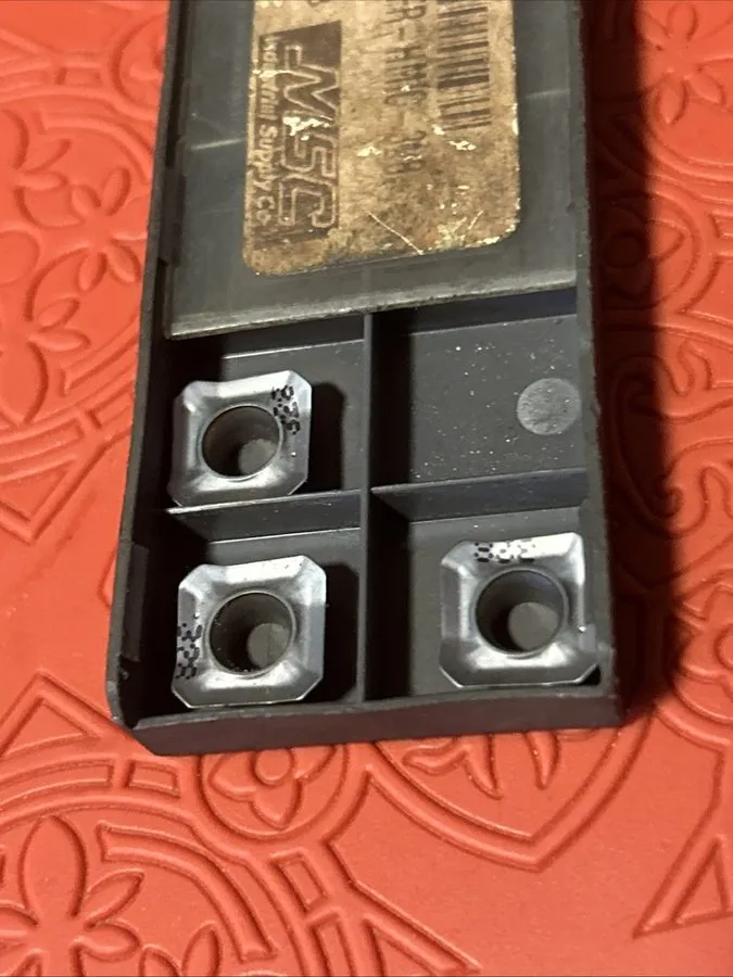 Режущий инструмент ISCAR 5601265 SEKT 43AFR-HM IC328 Square Carbide Milling Inse