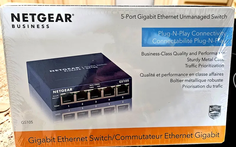 Коммутатор NETGEAR ProSafe GS105 Desktop Switch 5-Port Gigabit GS105NA