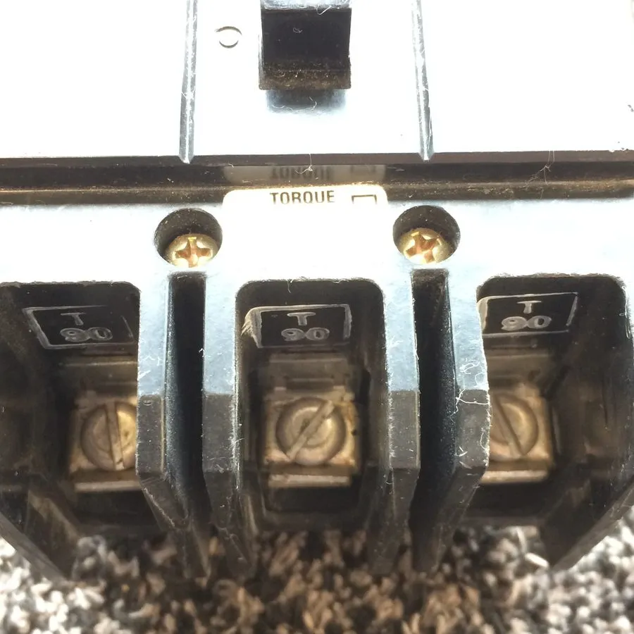 Автоматический выключатель Eaton/Cutler Hammer GHB3015 15 Amp 3 Pole 277/480V Ci