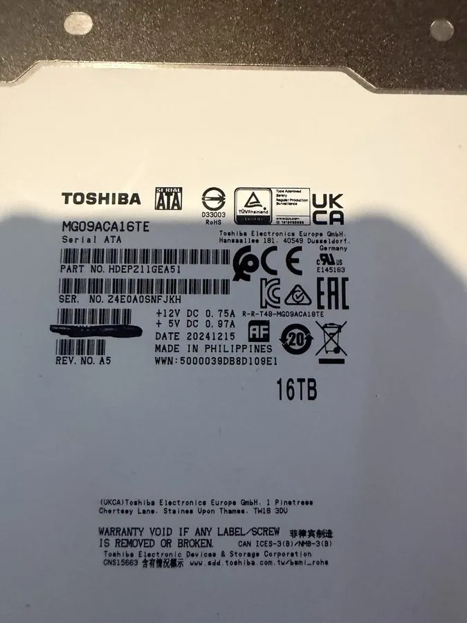 Жёсткий диск 3x Toshiba MG09 16TB 7.2K SATA 6Gb/s 3.5'' 512e HDD MG09ACA16TE — фото лота 1