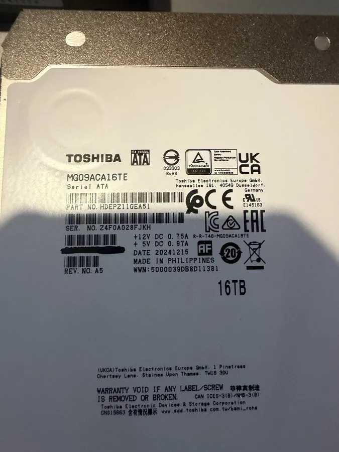 Жёсткий диск 3x Toshiba MG09 16TB 7.2K SATA 6Gb/s 3.5'' 512e HDD MG09ACA16TE — фото лота 2