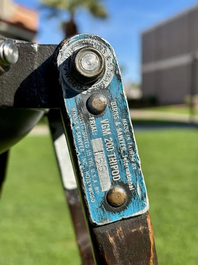 Камера Birns & Sawyer VGM-200 Wooden Tripod Legs Motion Picture Camera Equipment — фото лота 1