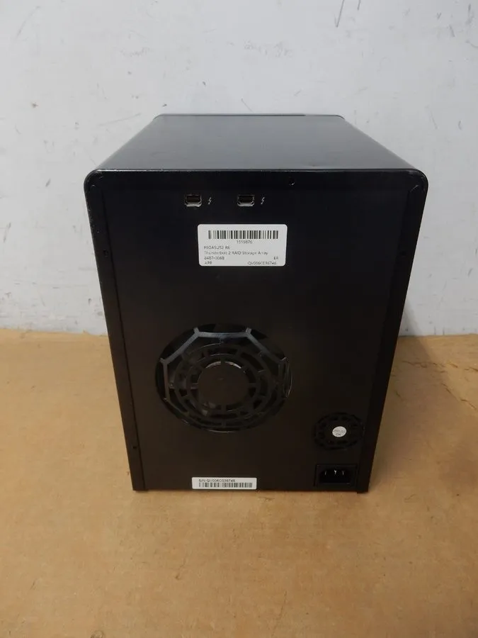 СХД PROMISE PEGASUS2 R4 Thunderbolt 2 RAID Storage Array Missing 4x sleds