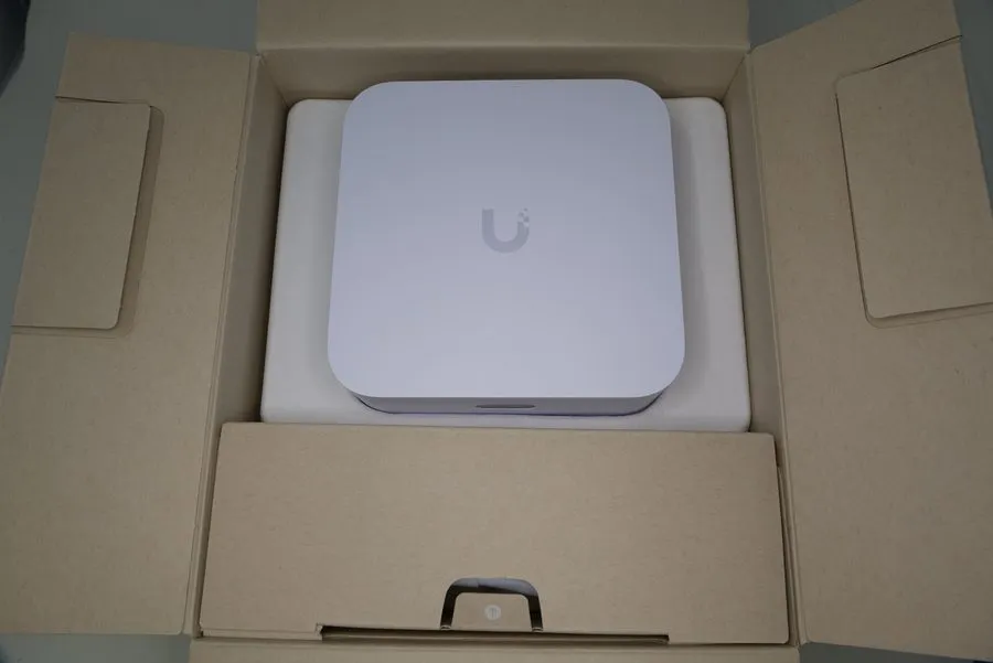Маршрутизатор Ubiquiti UX7 UniFi Express 7, Compact WiFi 7 Cloud Gateway UX7-US
