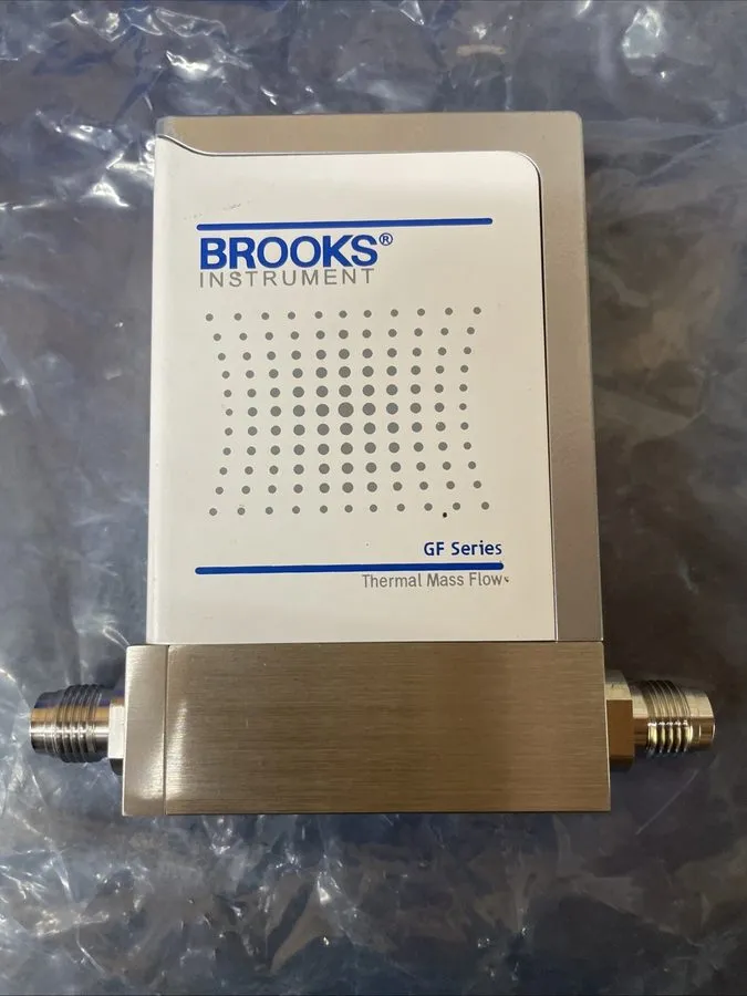 Электронный компонент Brooks Instrument Thermal Mass Flow Control GF080CXXC-0013 — фото лота 1