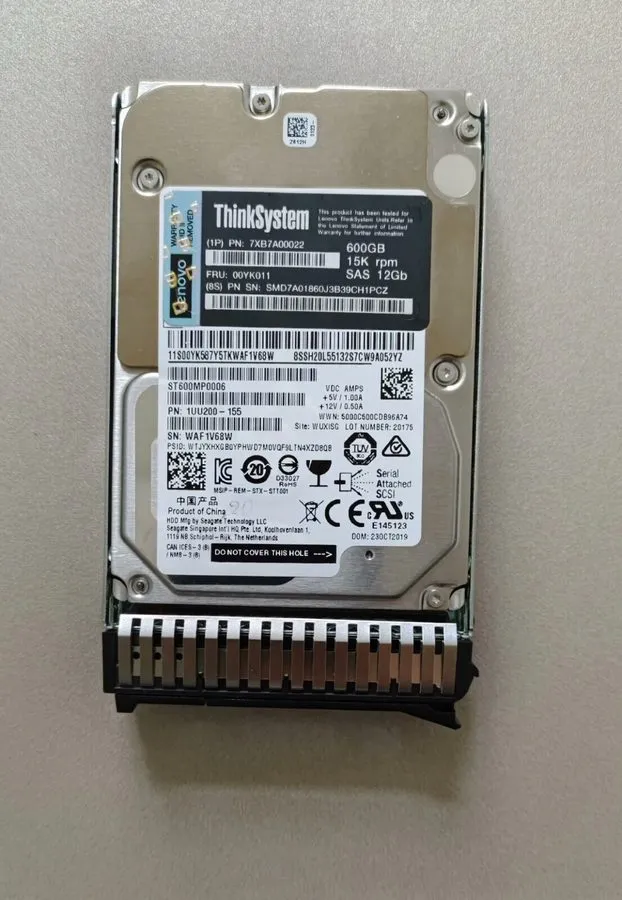 Сервер Lenovo 7XB7A00039 00YK028 600GB 15K 3.5"SAS 12G Server HDD Hard Drive