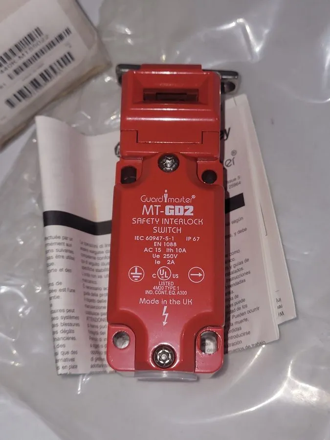 Реле безопасности Allen Bradley 440K-MT55022 MT-GD2 Guardmaster Safety Interlock