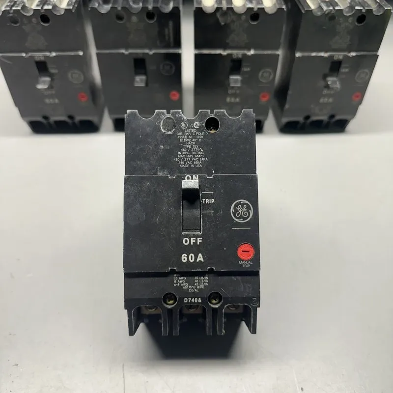 Автоматический выключатель GENERAL ELECTRIC TEY360 TEY 3 POLE 60 AMP 480v CIRCUI — фото лота 1