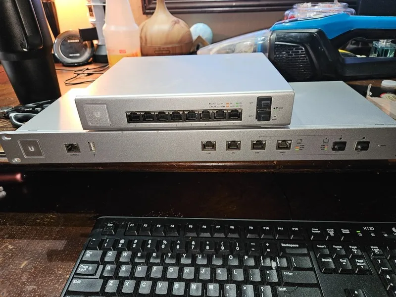 Коммутатор Ubiquiti Networks USG-PRO-4 UniFi Security Gateway Access Point PRO