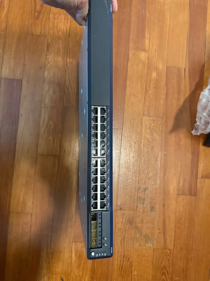 Коммутатор Juniper EX2200 24-Port Gigabit Network Switch with 4 SPF+ 1/10G Uplin