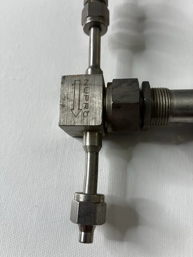 Клапан Nupro Swagelok SS-4BK V51 T Stainless Steel Bellows Sealed Valve — фото лота 1