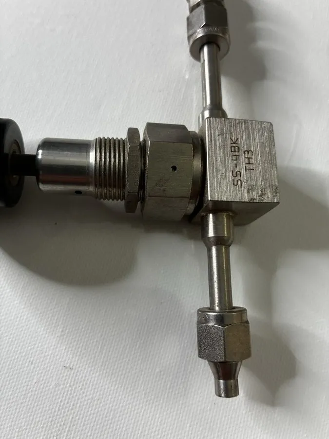 Клапан Nupro Swagelok SS-4BK V51 T Stainless Steel Bellows Sealed Valve — фото лота 2