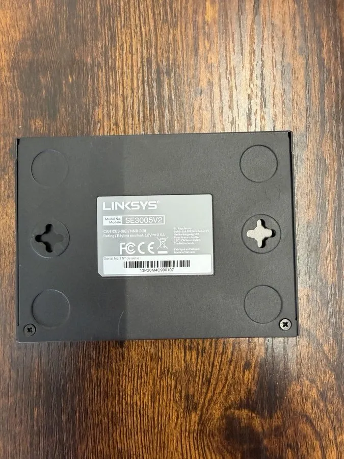 Коммутатор Linksys 5 Port Gigabit Ethernet Switch SE3005 V2 — фото лота 3