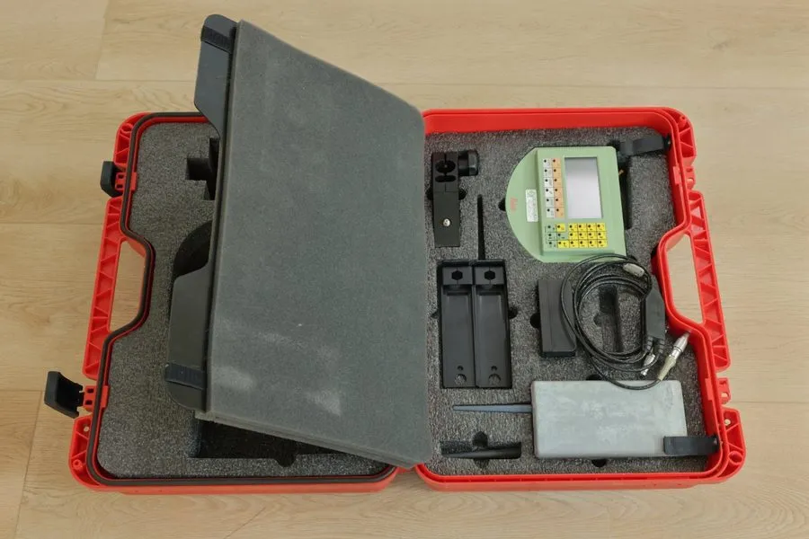 Тахеометр LEICA RCS1100 CONTROLLLER TCPS26B ROBOTIC TOTAL STATION MODEM, TCRA110