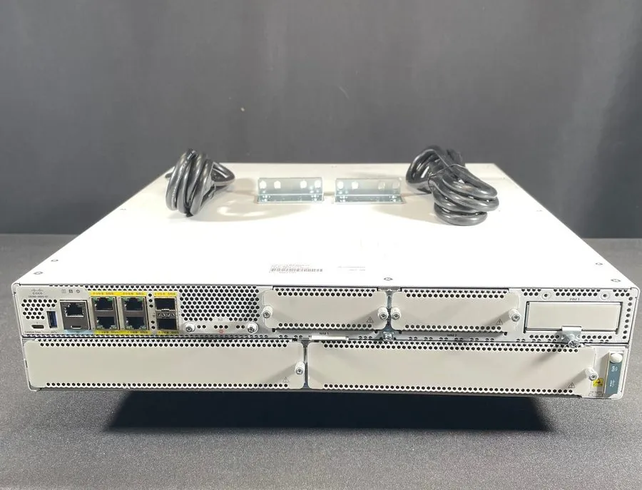 Маршрутизатор Cisco 8300 Series C8300-2N2S-6T 6 Port Router