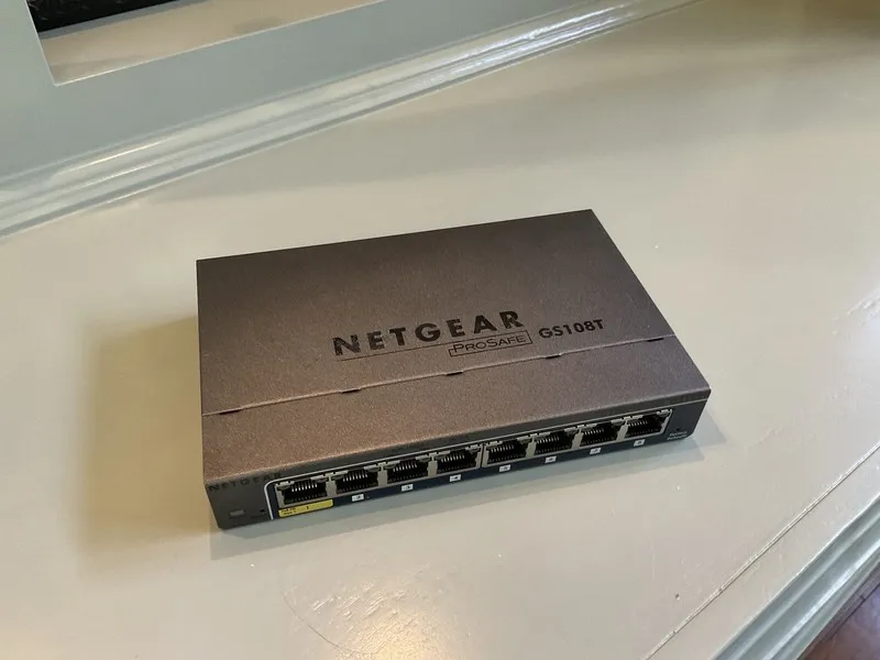 Коммутатор NETGEAR GS108TV2 8-Port Gigabit Ethernet Smart Switch with 1 PD Port 