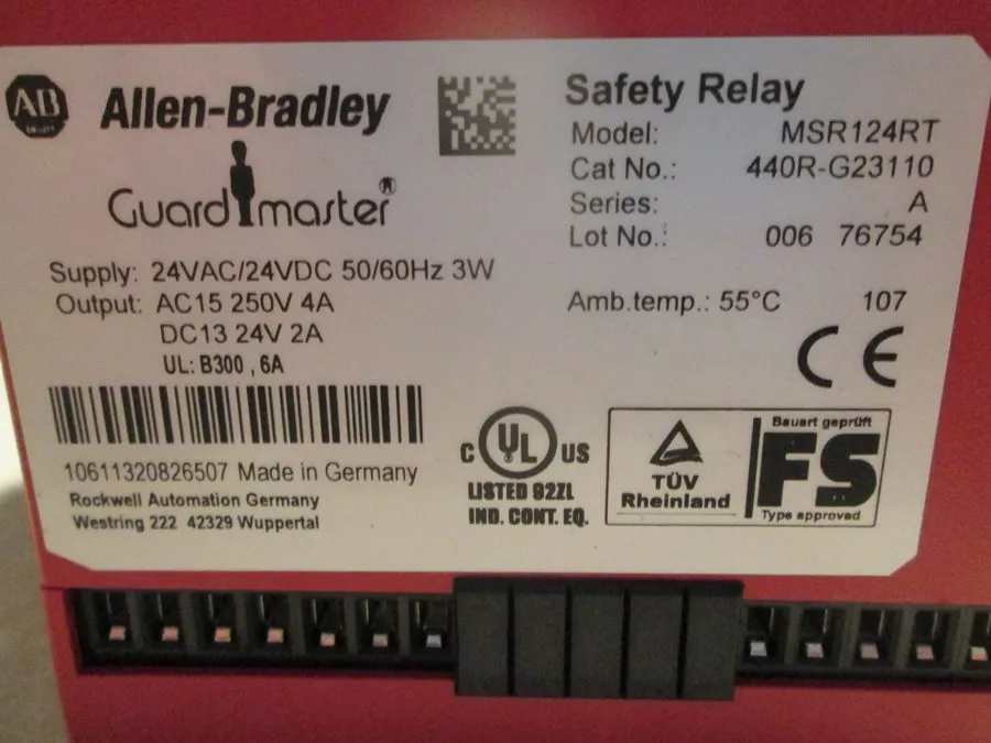 Реле безопасности Allen Bradley 440R-G23110 Ser A MSR124RT 24VAC/24DC Safety Rel