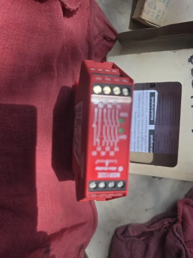 Реле безопасности Allen Bradley 440R-N23120 MSR126.1R, 24V AC/DC,Safety Relay