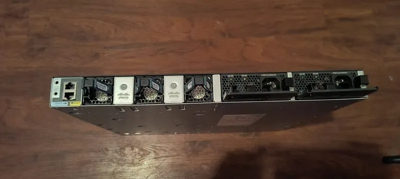 Коммутатор Cisco Catalyst 3650 24 Port PoE 4x1G Switch WS-C3650-24PS — фото лота 3