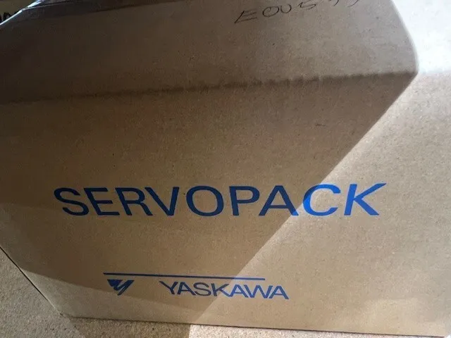 Сервопривод Yaskawa SGDV-3R5D21A002000 servo drive — фото лота 2
