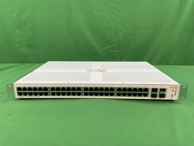 Коммутатор HP JL685A Aruba Instant On 1930-48G 4SFP+ Switch — фото лота 1