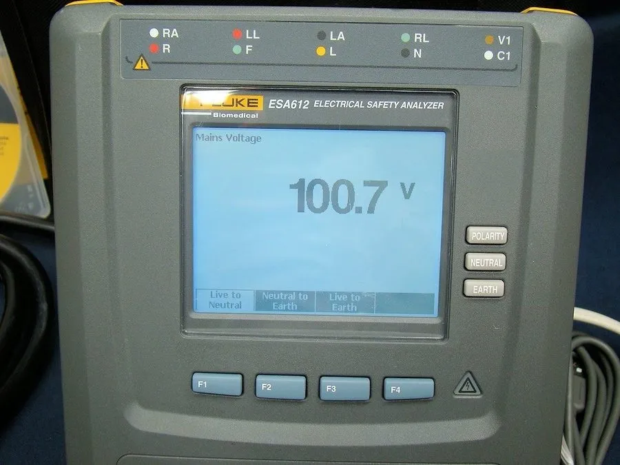 Анализатор Fluke ESA612 115V ac Electrical Safety Analyzer Medical Equipment Tes