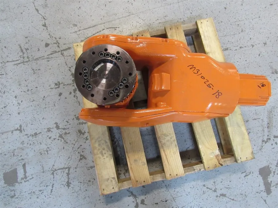 Робот ABB ROBOT IRB6650 WRIST TYPE 2 3HAC8114-3