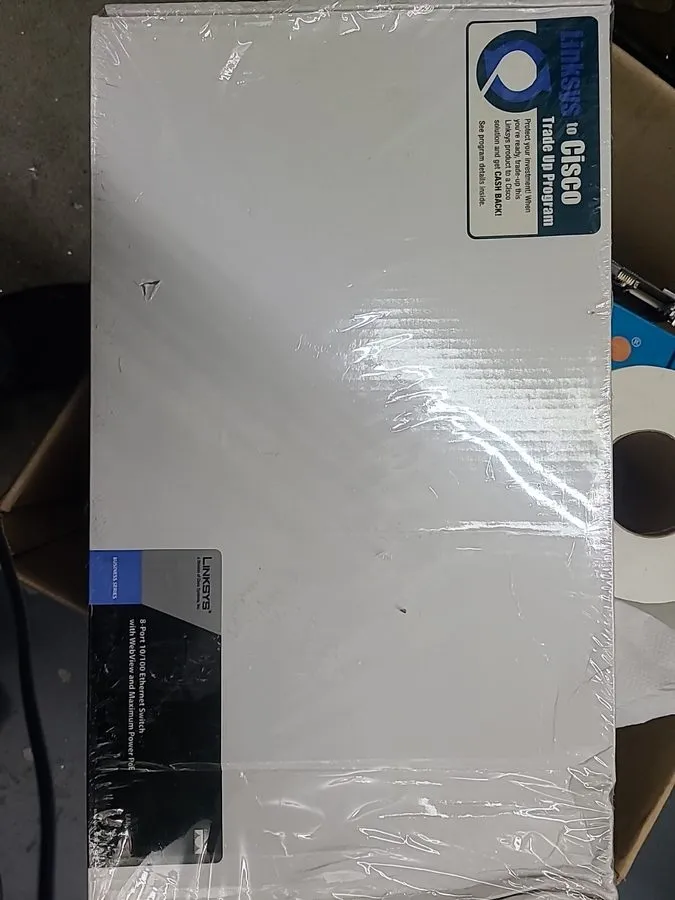 Коммутатор Linksys 8-Port Business Series Managed Gigabit Switch- SRW2008MP 10/1