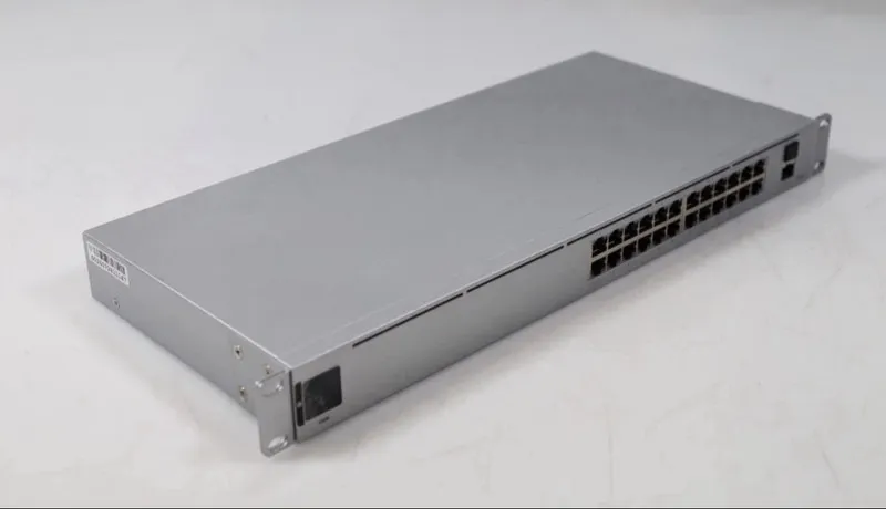 Коммутатор Ubiquiti UniFi USW-24 24-Port Gigabit Managed Switch SFP Rackmount
