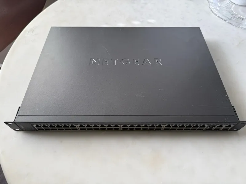 Коммутатор NETGEAR ProSafe FS752TP 48-Port 100Mbps Ethernet PoE, x6 1Gb Ports Gr