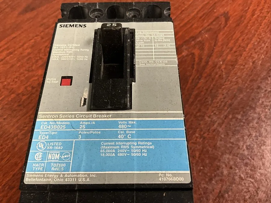 Автоматический выключатель Siemens Sentron ED43B025 Circuit Breaker 25A 3-Pole 4