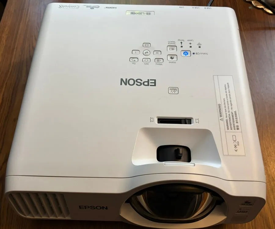 Проектор Epson EB-L200SW Short Throw WXGA 3LCD Laser Projector Works — фото лота 1