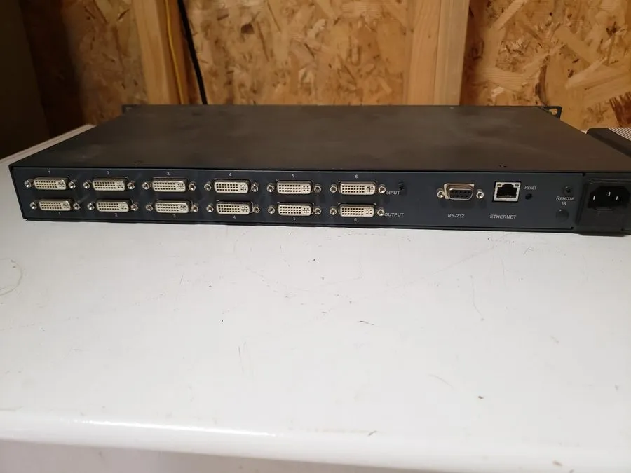Матричный коммутатор Kramer VS-606XL 6x6 Analog Video/Audio Matrix Switcher — фото лота 3