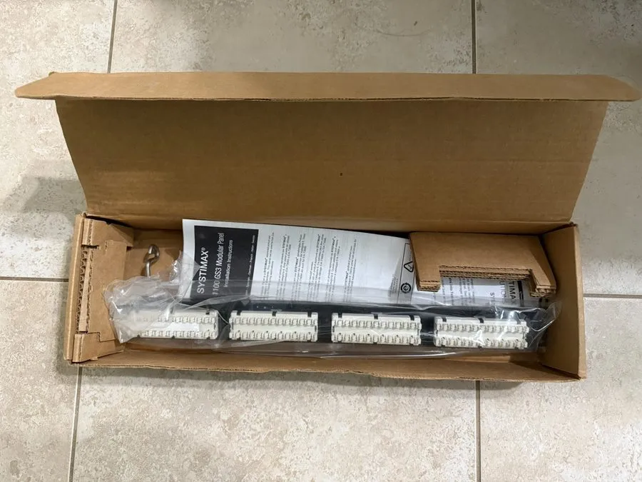 Патч-панель SYSTIMAX (CommScope) 1100GS3-24 24-Port Patch Panel GS3 Modular Netw