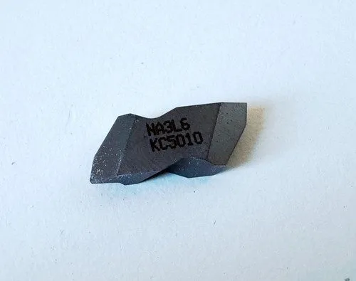 Режущий инструмент KENNAMETAL TPMT 21505 LF KC5010 BORING BAR INSERT