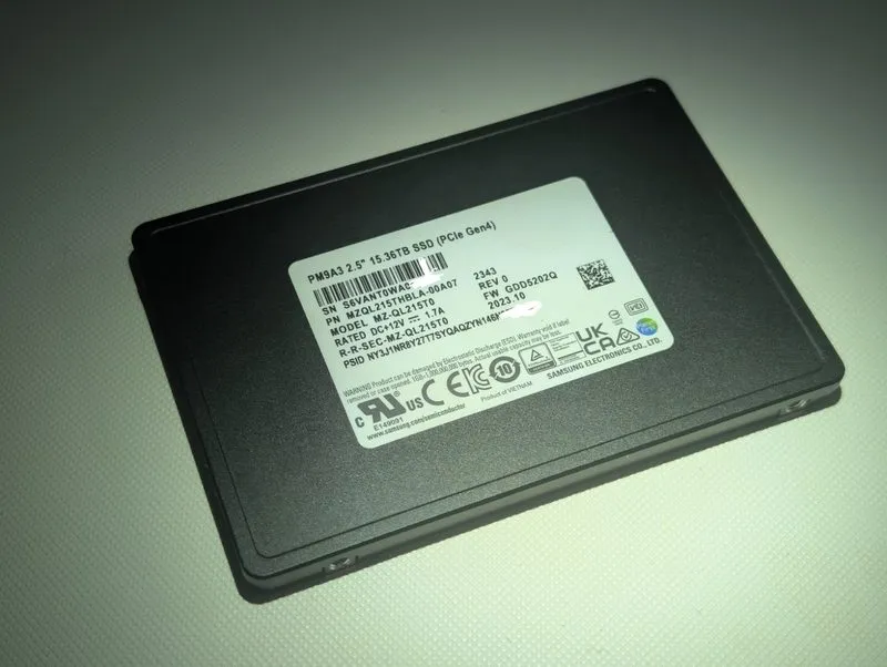 SSD-накопитель Samsung PM9A3 15.36TB Nvme 2.5inch U.2 SSD MZ-QL215T0 15TB 100% g — фото лота 1