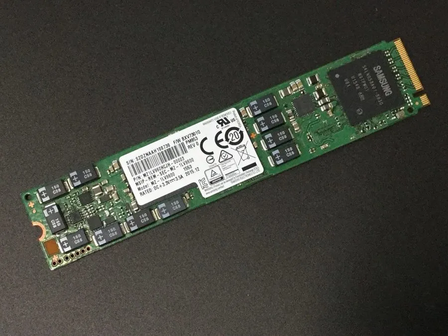 SSD-накопитель Samsung PM953 960GB NVMe M.2 22110 SSD MZ1LV960HCJH-00003 MZ-1LV9
