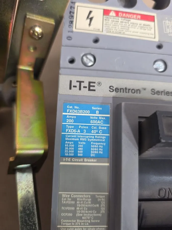 Автоматический выключатель Siemens Sentron 200 Amp Circuit Breaker 3 Pole 600 VA