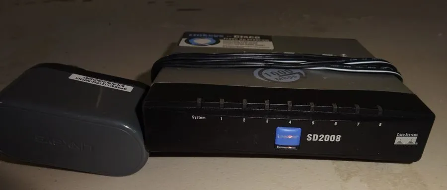Коммутатор Cisco LINKSYS SD2008 8-Port