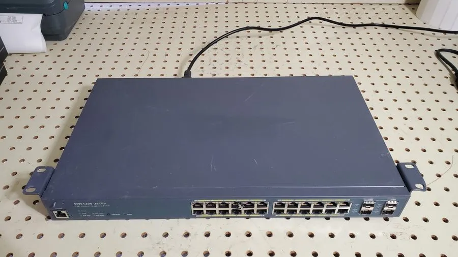 Коммутатор EnGenius EWS1200-28TFP 24-Port Managed Gigabit 410W PoE+ Switch