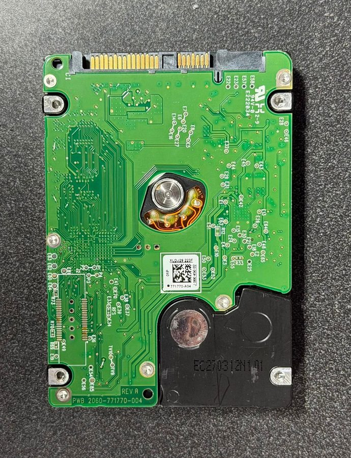 Жёсткий диск Western Digital 900GB 2.5" SAS HDD 10K WD9001BKHG-18D22V1