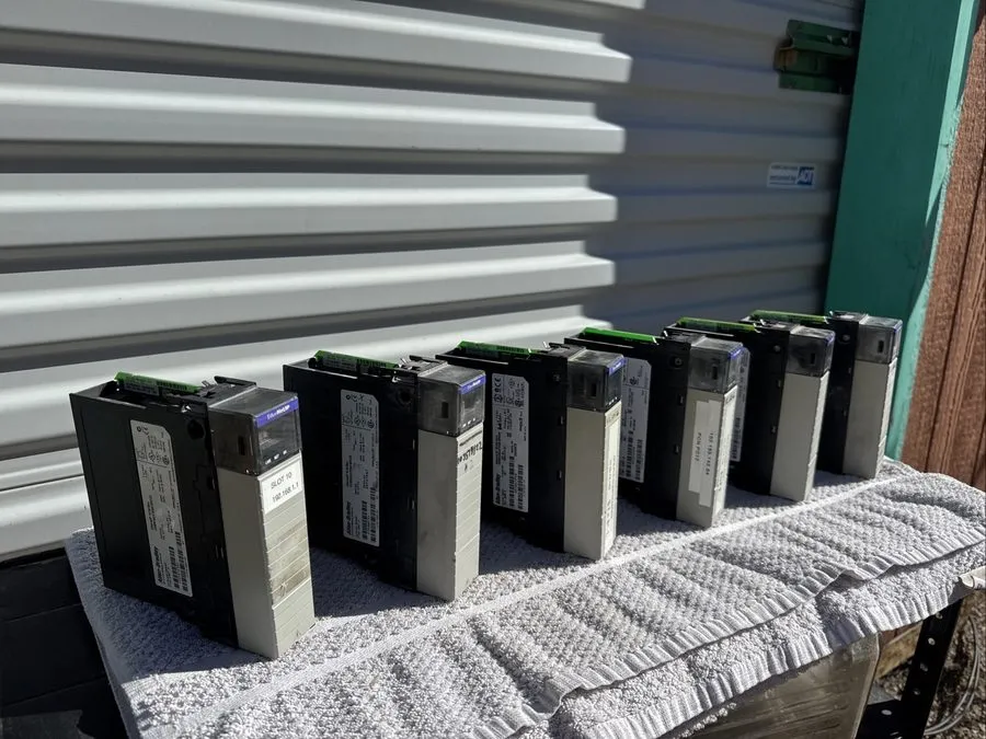Коммуникационный модуль Allen Bradley 1756-ENBT A Ethernet/IP 10/100 Mb/s Commun — фото лота 1