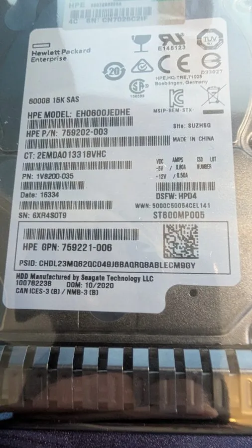 Жёсткий диск 759202-003 HPE 600GB SAS 12G 15K SFF SC DS HDD — фото лота 1