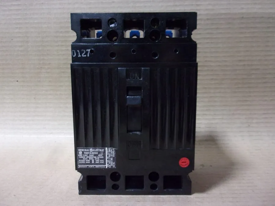 Автоматический выключатель GE TED134050 50A 3-Pole 480V AC E-Frame Circuit Break
