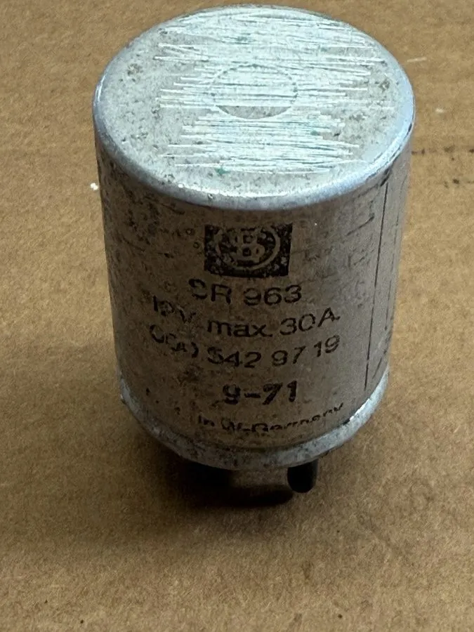 Трубопроводная арматура 280SL 250SL 230SL 280SEL 280SE COLD START RELAY