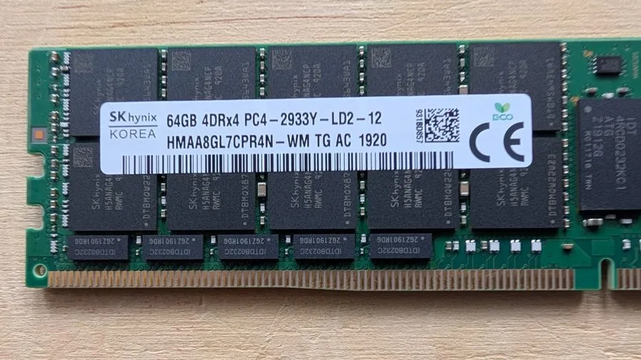Модуль памяти Hynix 64GB DDR4 2933MHz PC4-2933Y LRDIMM Server RAM HMAA8GL7CPR4N-