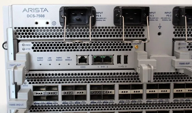 Коммутатор Arista DCS-7508 7500 Series 8-slot Data Center Switch/Router 288ports