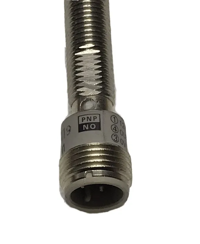 Датчик приближения Omron E2E-X1R5E1-M1 Inductive Proximity Sensor 1.5mm 12-24VDC