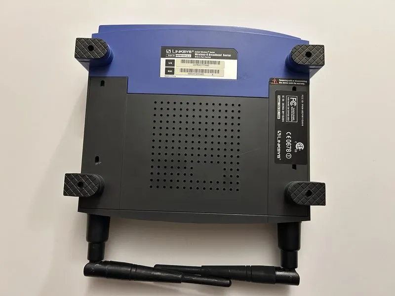 Маршрутизатор LINKSYS BEFW11S4 WIRELESS-B 2.4GHz 4-PORT BROADBAND ROUTER 802.11B — фото лота 2
