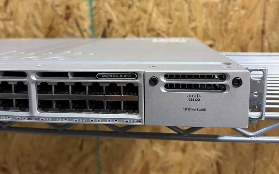 Коммутатор Cisco Catalyst 3850 48-Port UPOE L3 Managed Gigabit Rack Switch C3850 — фото лота 1